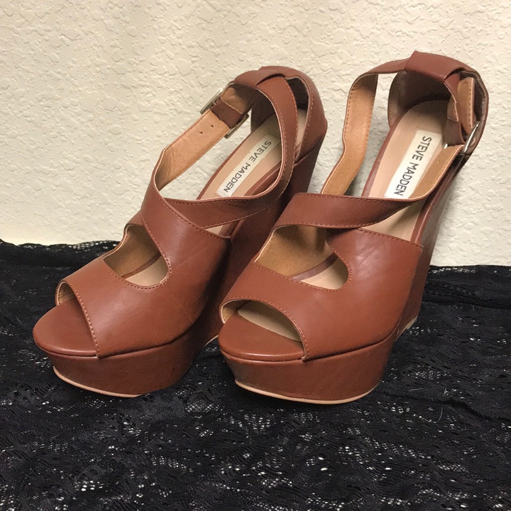 8.5 Steve Madden wedges